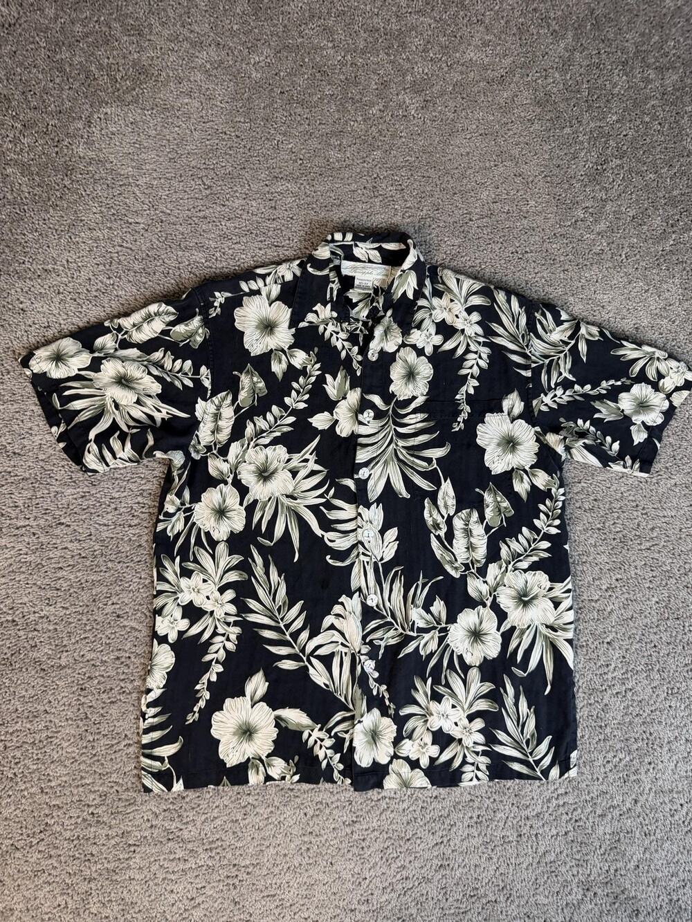 Pineapple Moon Shirt Mens S Black Short Sleeve Button Up Hawaiian Floral Silk